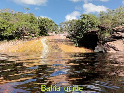 natuurlijke glijbaan Ribeirão do Meio bij Lençois, fotos Chapada Diamantina nationaal park, wandelingen & trekking met vlaamse reis-gids Ivan (die al 10 jaar in Bahia woont) voor uw rond-reis met begeleiding in het Nederlands in Brazilië