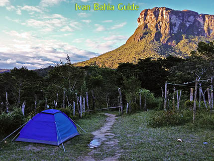 camping spot, Valé do Pati, fotos Chapada Diamantina nationaal park, wandelingen & trekking met vlaamse reis-gids Ivan (die al 10 jaar in Bahia woont) voor uw rond-reis met begeleiding in het Nederlands in Brazilië