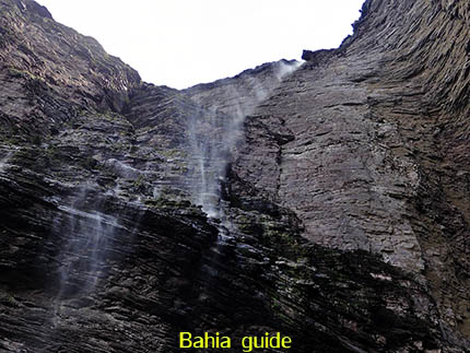 waterval ... Fumaça = rook, fotos Chapada Diamantina nationaal park, wandelingen & trekking met vlaamse reis-gids Ivan (die al 10 jaar in Bahia woont) voor uw rond-reis met begeleiding in het Nederlands in Brazilië