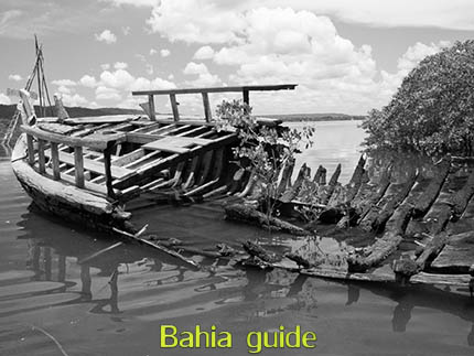 Het onfortuinlijke einde van een saveiro-zeilschip ... bij gebrek aan onderhoud door de eigenaar, foto's Chachoeira en omgeving in het Recôncavo-gebied langs de Paraguaçu-rivier, op ontdekking met uw vlaamse reis-gids Ivan (die al 10 jaar in Bahia woont) en die zorgt voor uw rond-reis met begeleiding in het Nederlandsin Brazilië #BahiaTourism #IvanBahiaGuide #IvanSalvadorBahia #SalvadorBahiaTravel #ToursByLocals  #yourtoursbrazil #maurotours #bahiatopturismo #cassiturismo #bahiapremium #maisbahiaturismo #ibg #fernandobingretourguide #reconcavobaiano #bahiaguide #BahiaMetisse #FotosBahia #dirkvankerckhove #Guidedetourismesalvadorbahiabresil #TransatJacquesVabres #gaytravelbrazil #bestofbrazil #topofbrazil 