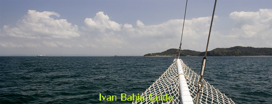 sailing to the island Frades in the All Saint's Bay / Baia de Todos os Santos (second largest bay or the world) during the island trip with Ivan Salvador da Bahia & official tour guide