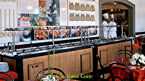 Buffet culinaire avec toutes les spécialités de la cuisine Bahianaise dans le fameux restaurant SENAC, à Salvador da Bahia, à dévouvrir avec Ivan Bahia Guide @ivanbahiaguide #IvanBahiaGuide #IvanSalvadorGuide #Bresil #BresilEssentiel  #SalvadorGuide #BahiaFotoguidebresil #FernandoBingreTourGuide #VoyageBahia #VoyagerAuBresil #IBG #GuideDeTourismeSalvadorBahiaBresil